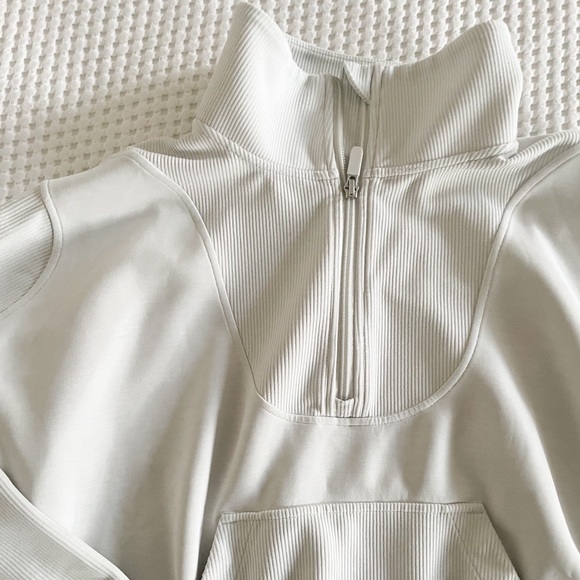 Lululemon Softstreme Quarter Zip - Picture 4 of 6